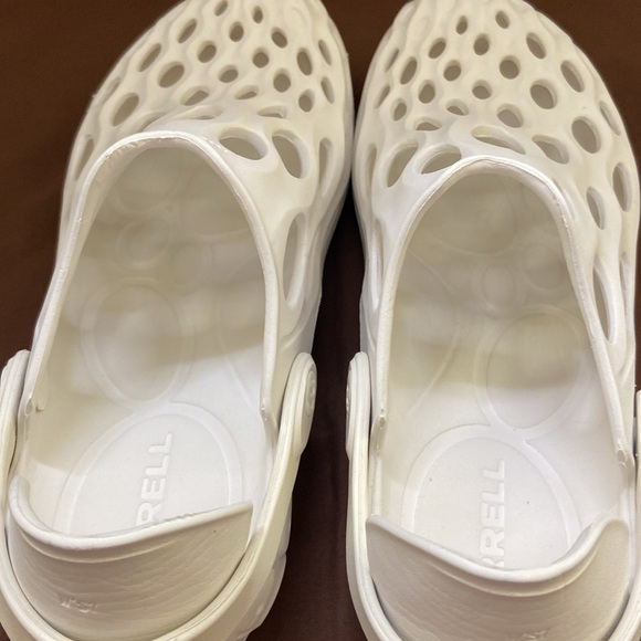 Merrill Hydro Moc, Women’s,White Clogs. Size-W’S 7. - Picture 8 of 10